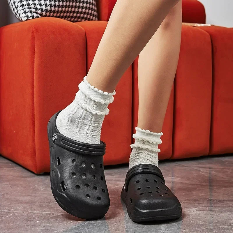 New Couple models hole shoes female summer outside wear beach lightweight casual sandals Baotou waterproof sandals slippers men